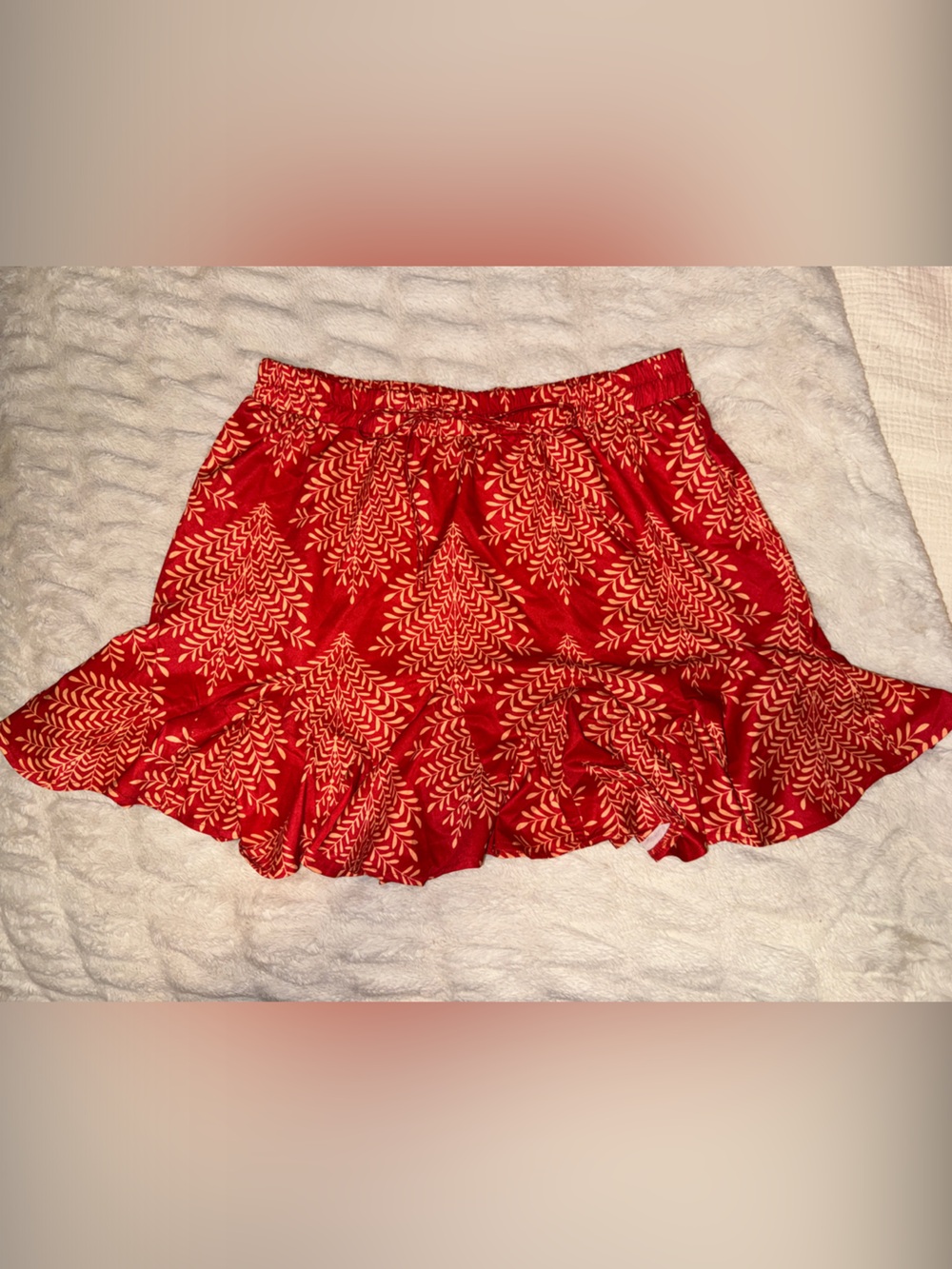 Cupshe Red Mini Skirt with Cream Leaf Print